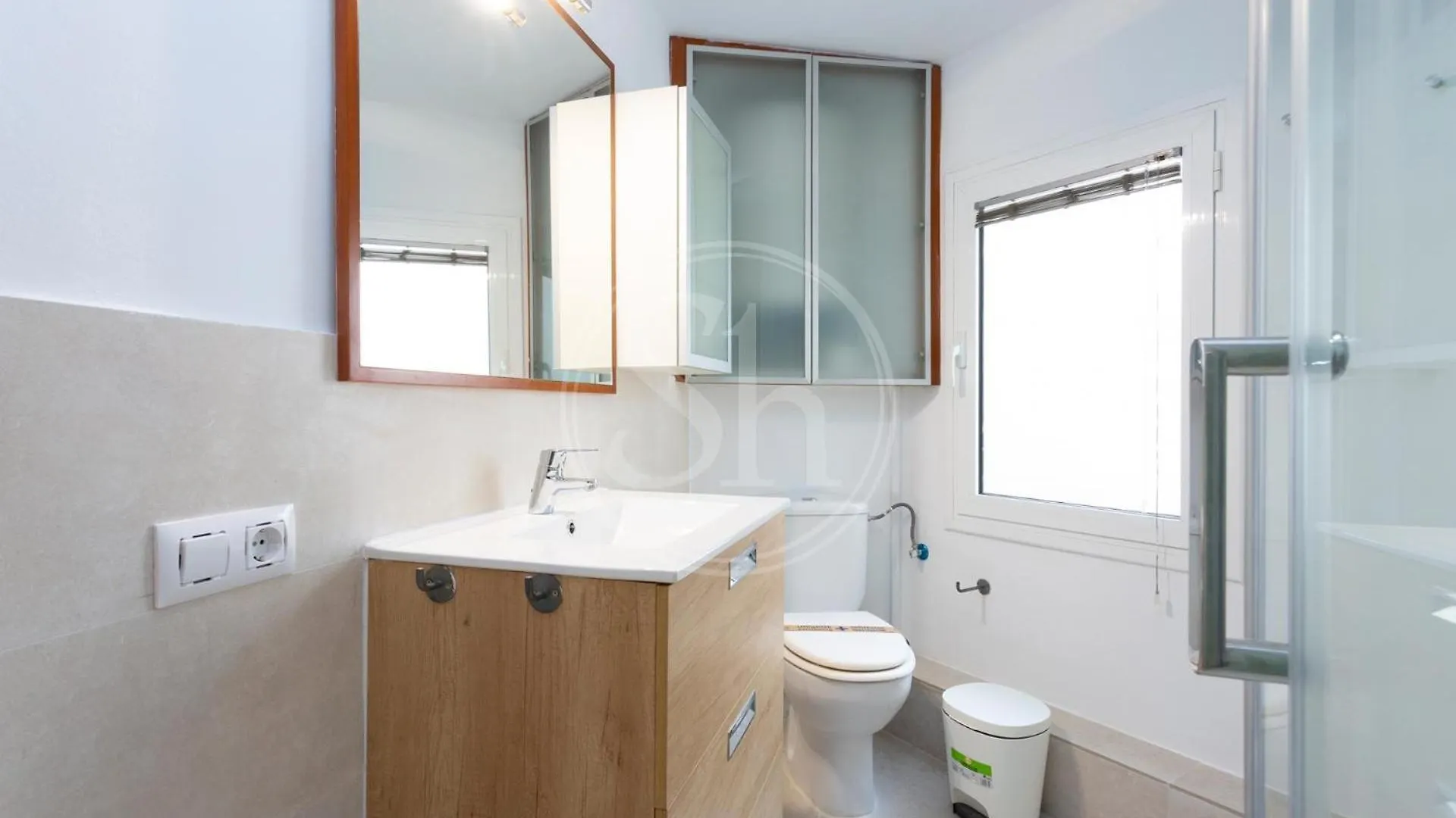Apartamento Con Terraza En Eixample Барселона Апартаменты